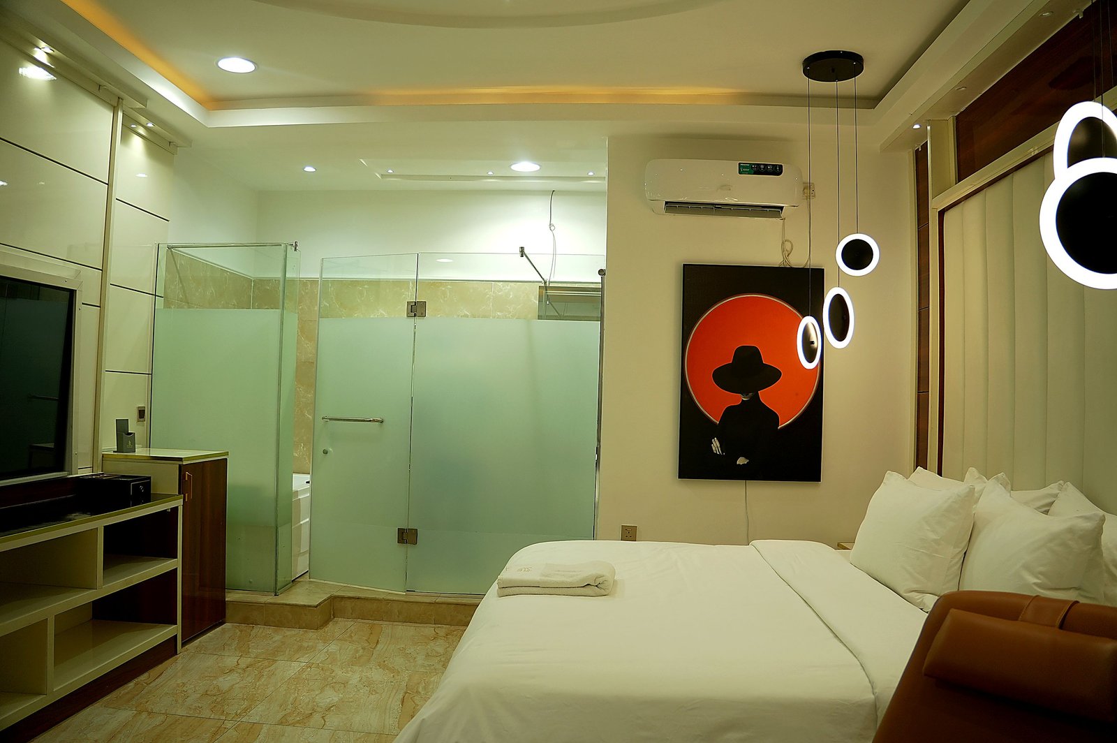 PREMIUM EXECUTIVE ROOM