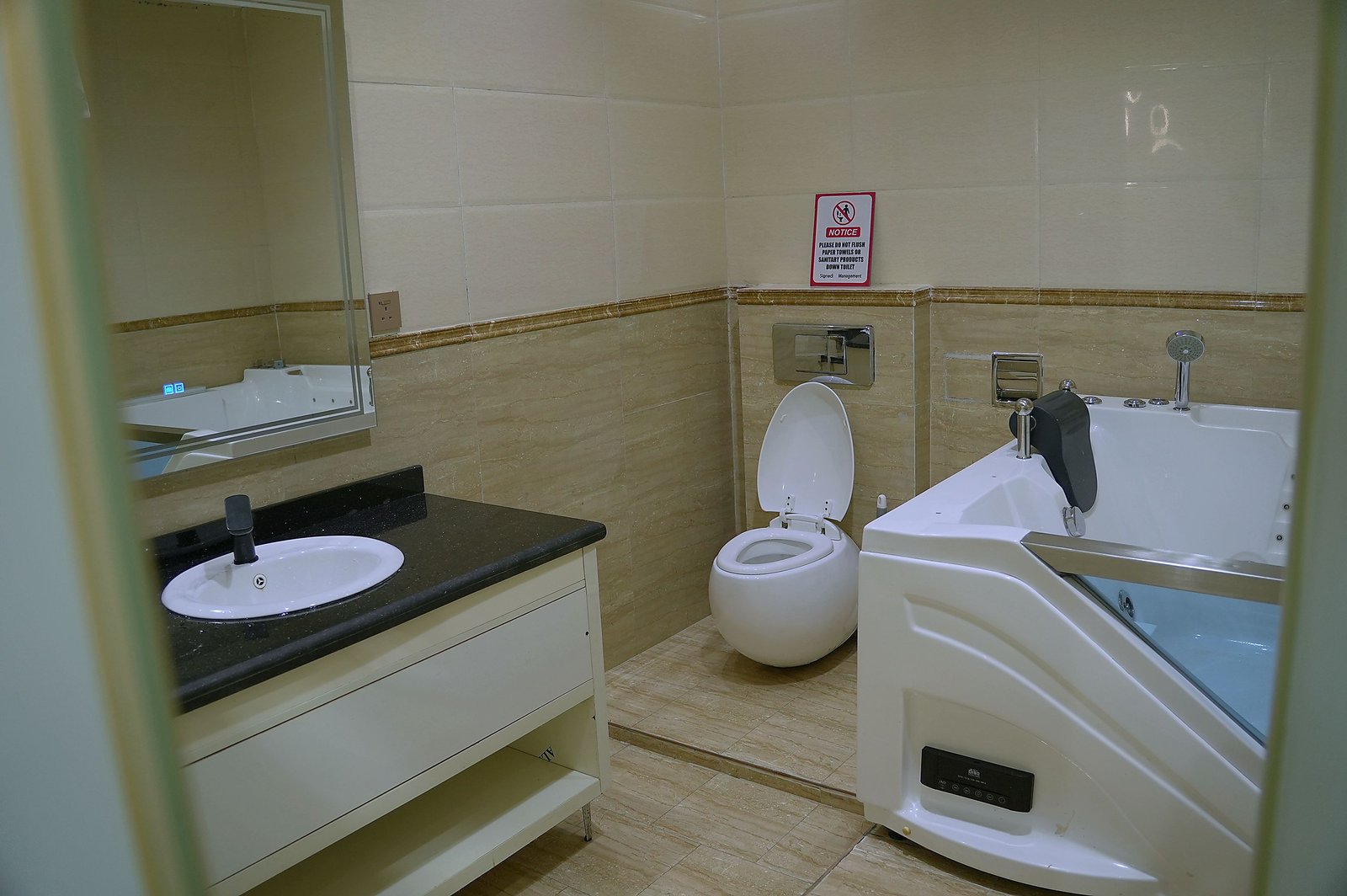 EXECUTIVE SUITE, photograph 9