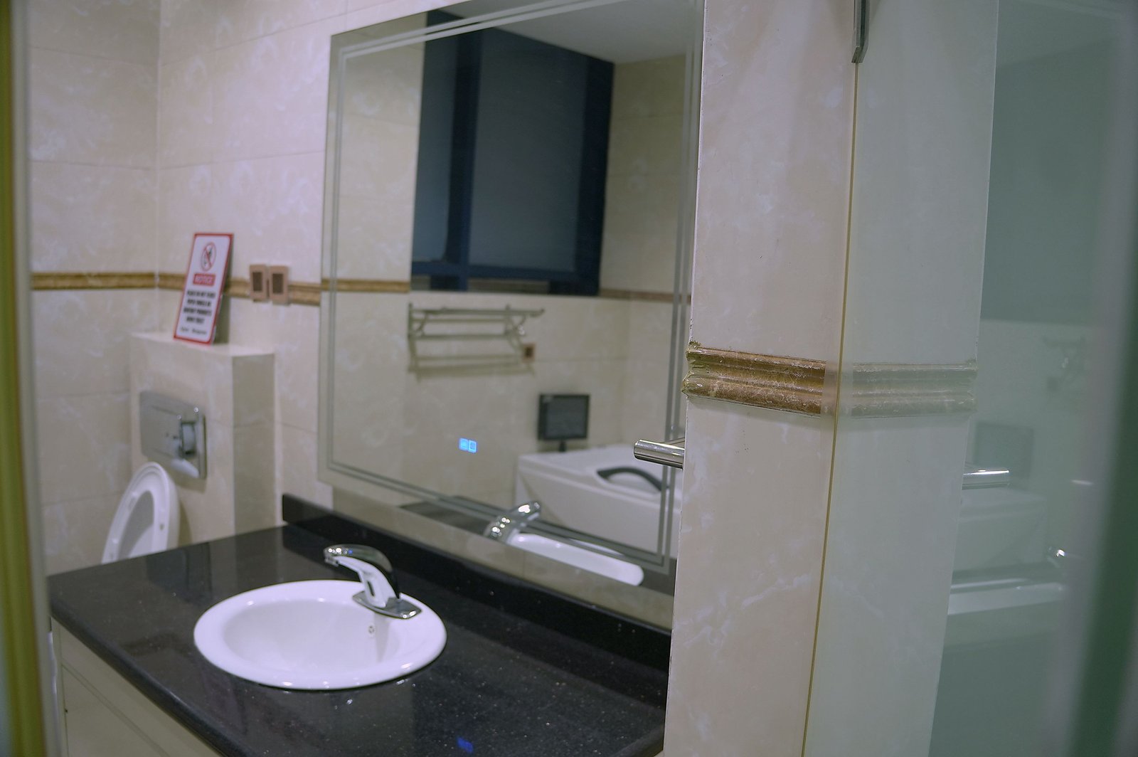 PREMIUM EXECUTIVE ROOM2, photograph 9