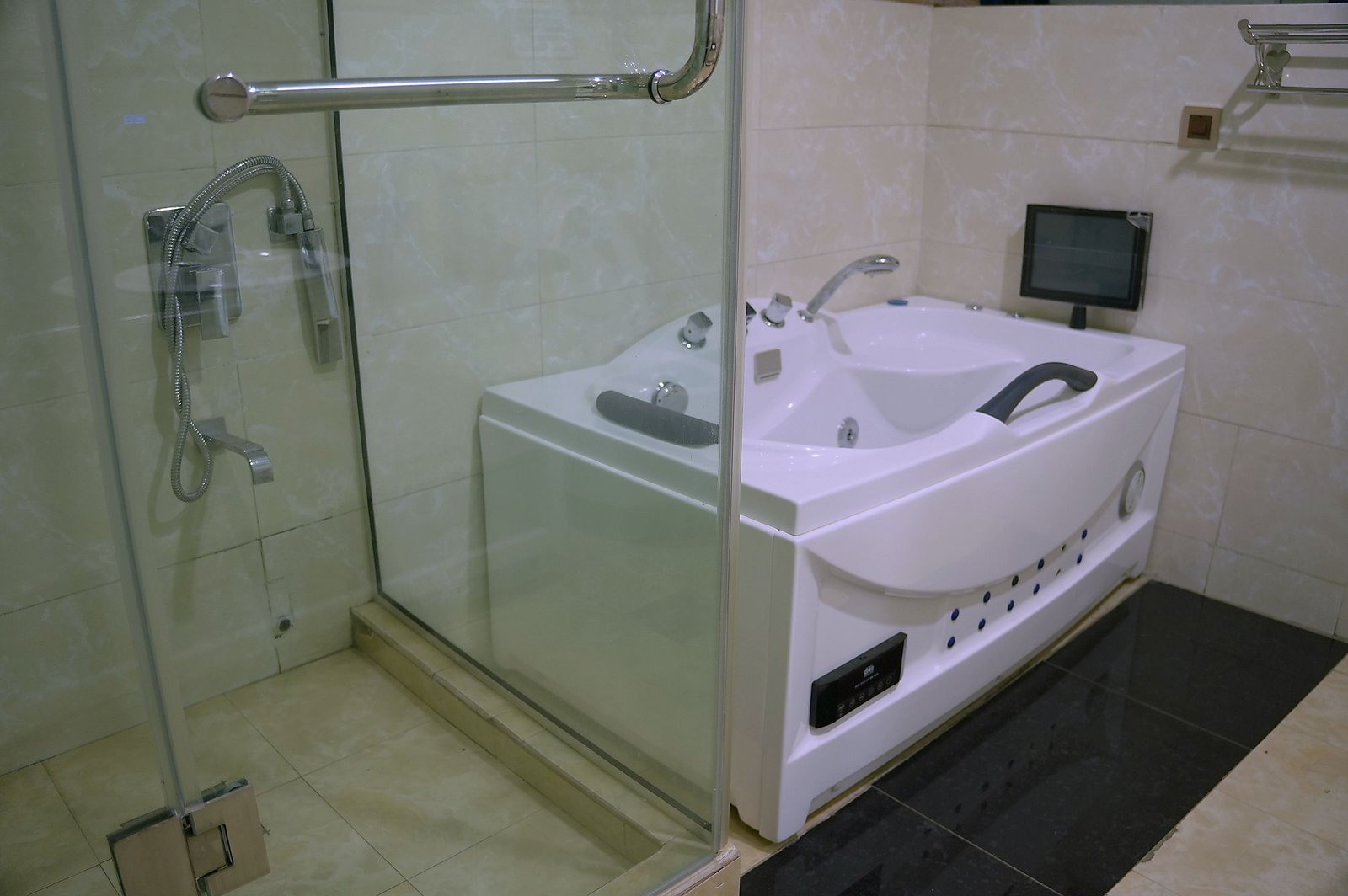 PREMIUM EXECUTIVE ROOM2, photograph 10