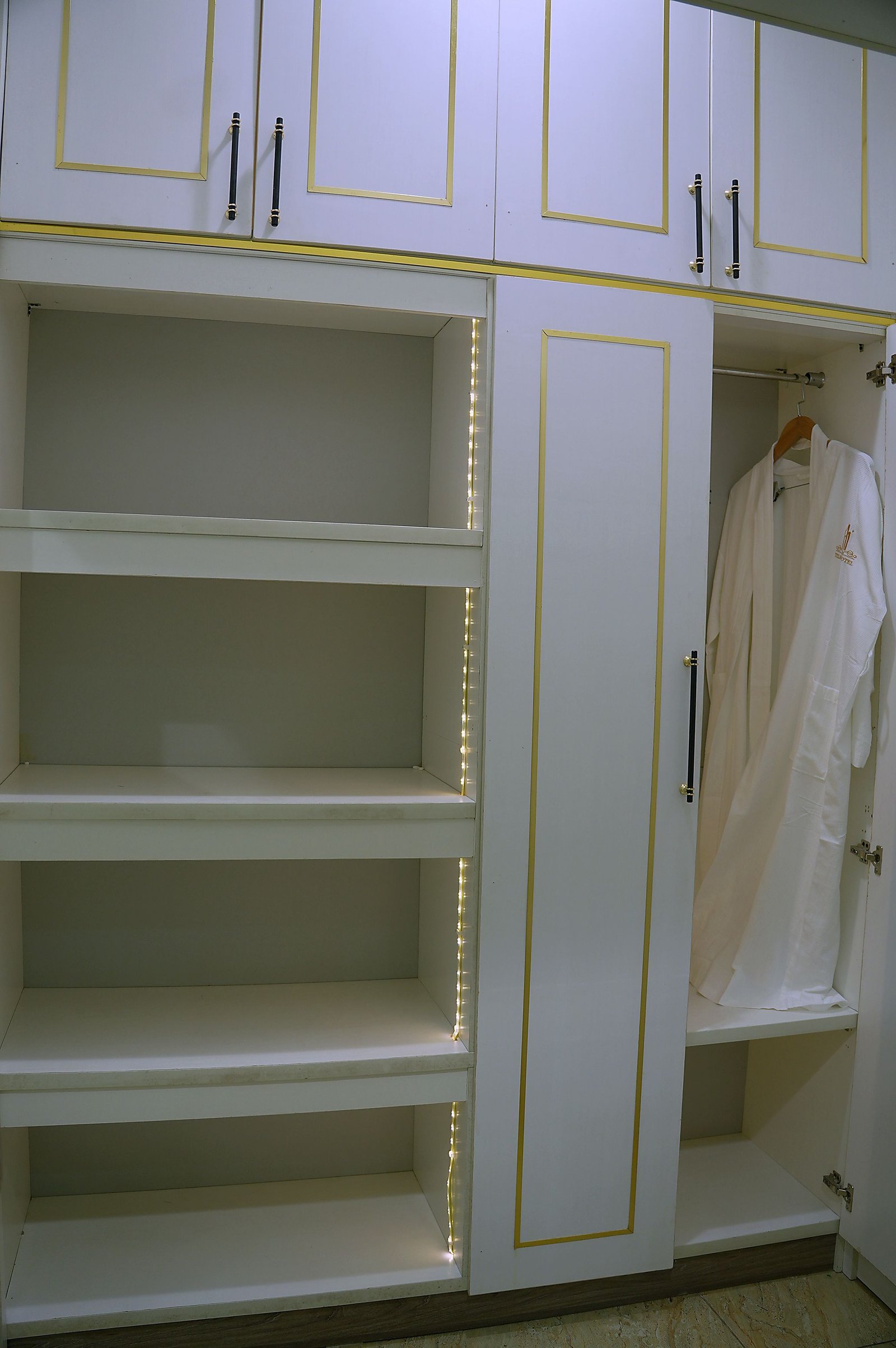 PREMIUM ROOM, photograph 3