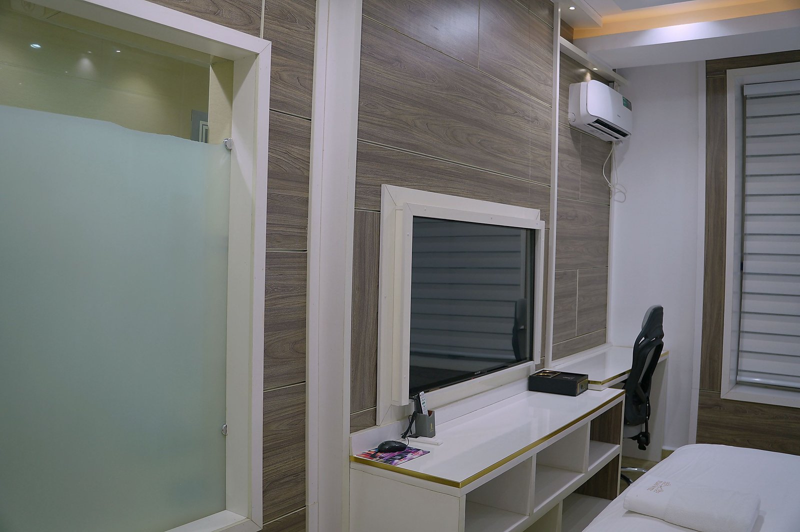 PREMIUM ROOM, photograph 7