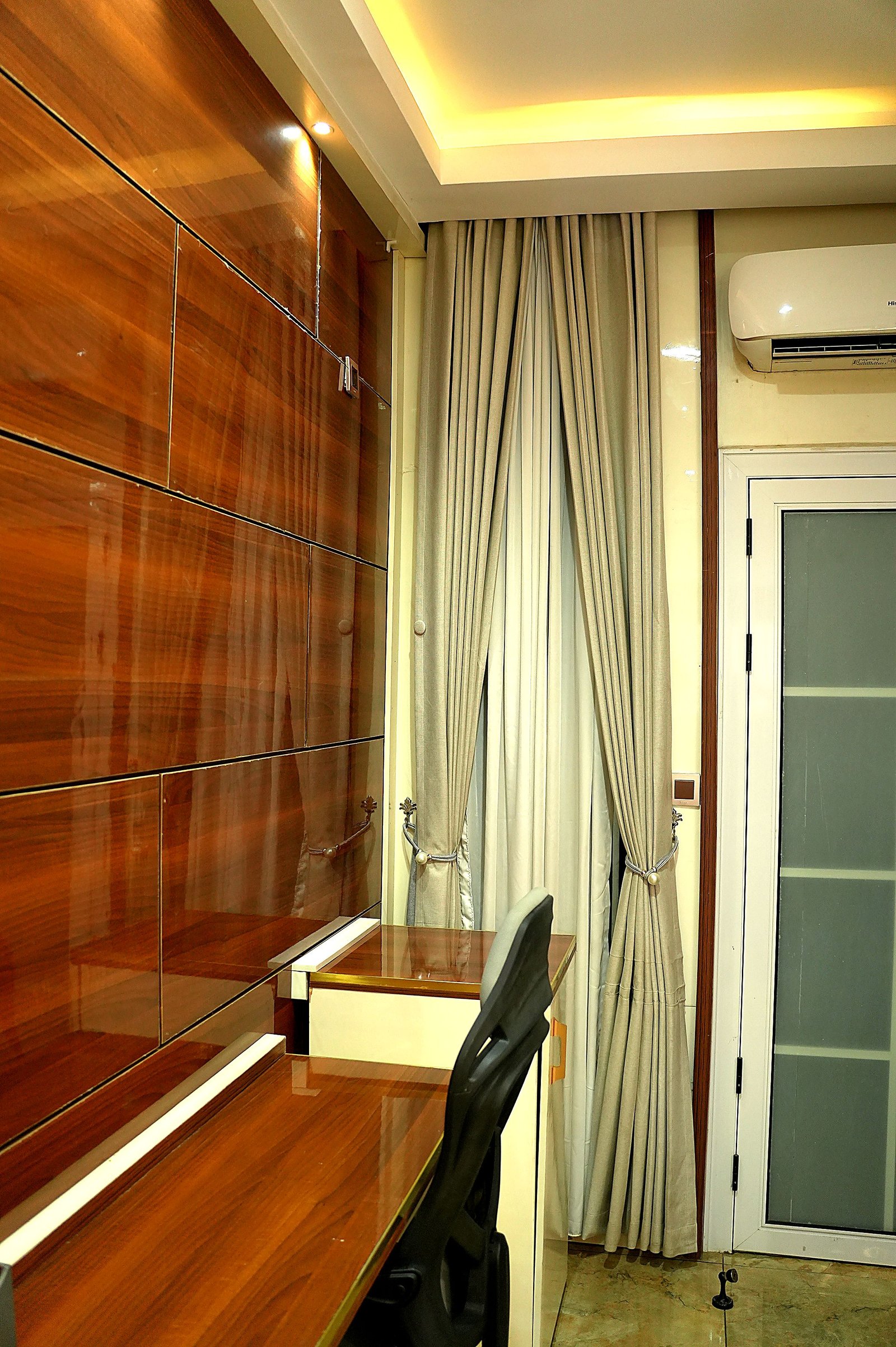 SUPER EXCUTIVE ROOM2, photograph 2