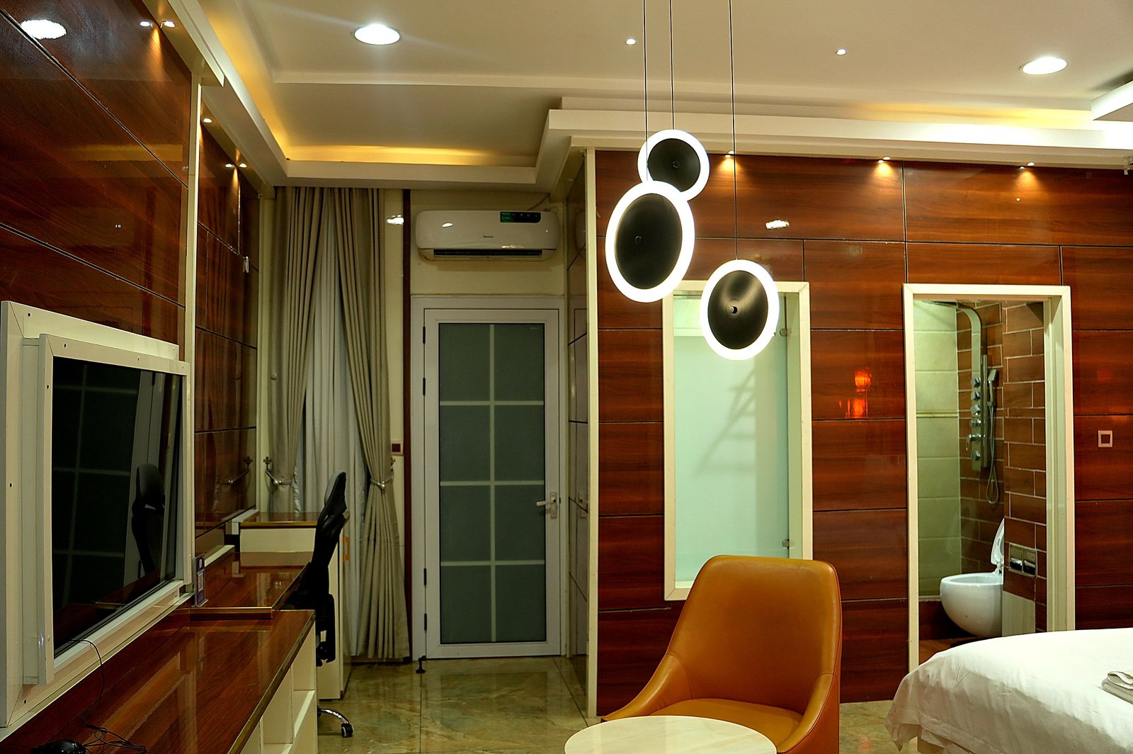 SUPER EXCUTIVE ROOM2, photograph 4